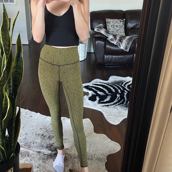 Iululemon leggings - Picture 2 of 6